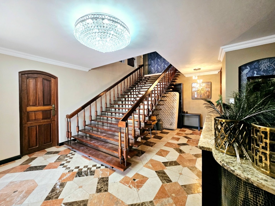 8 Bedroom Property for Sale in Waverley Free State